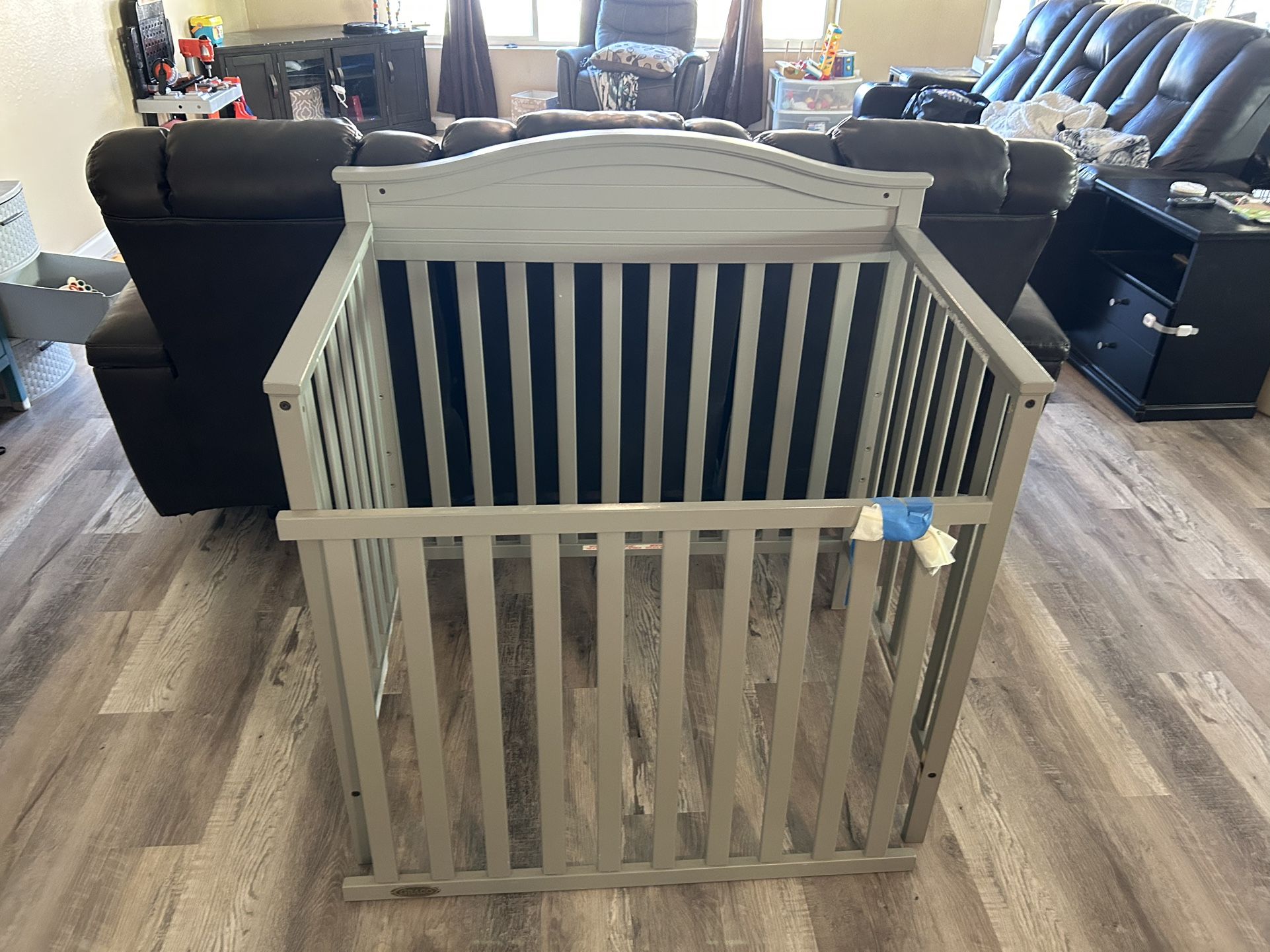 Graco Mini Crib