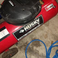Air Compressor Husky  Works Good 