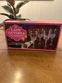 Lady Victoria Wine Glasses