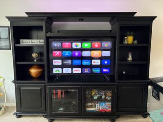 Entertainment center