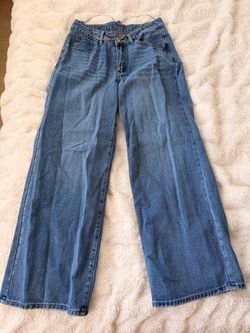Wide baggy jeans