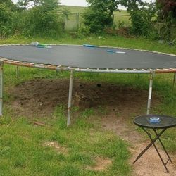 16 Ft Trampoline