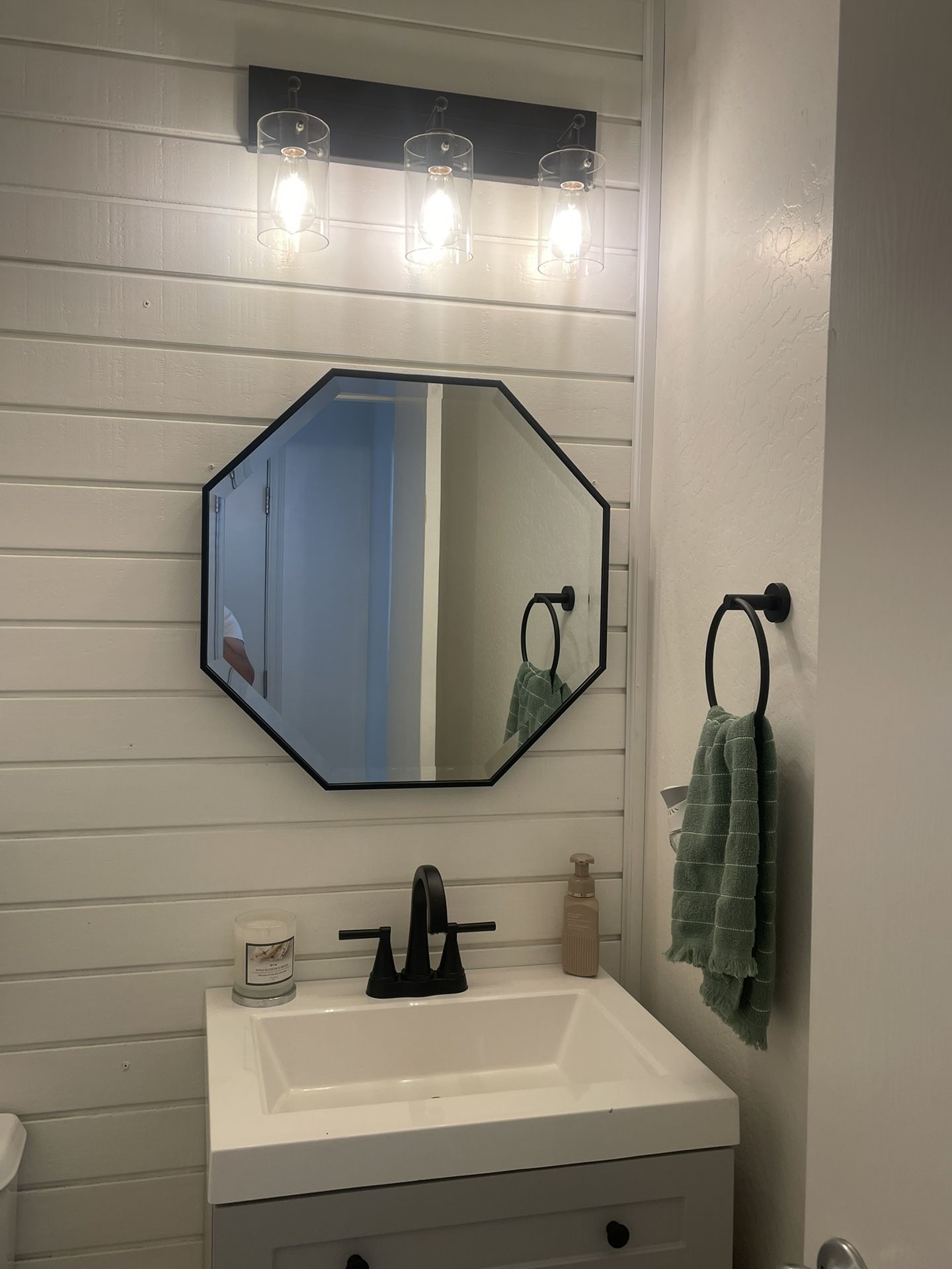 Octagon Mirror 25”