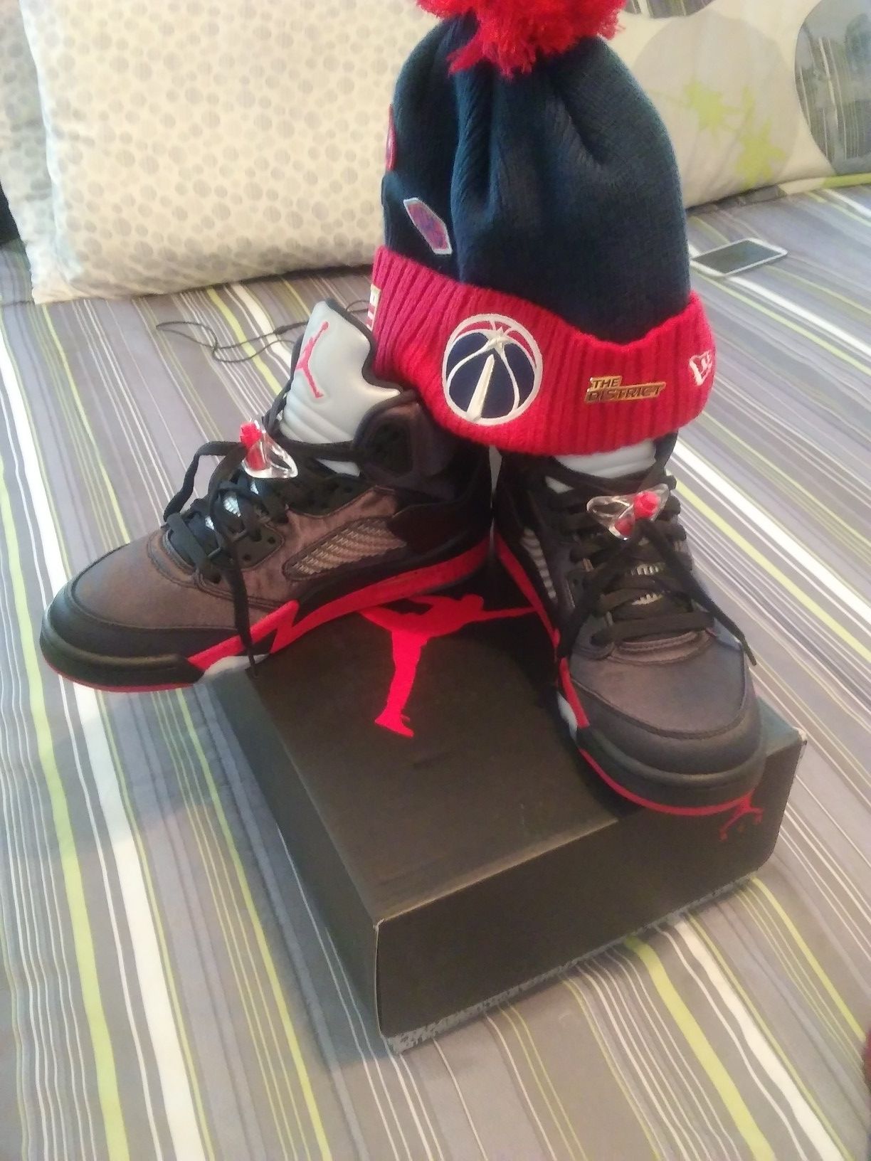 Jordan 5's satin breds shoe size 8.5