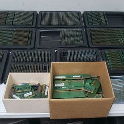 Huge lot of DDR4/PC4 32GB, 16GB, 8GB server, desktop, laptop memories  - Read descriptions please 