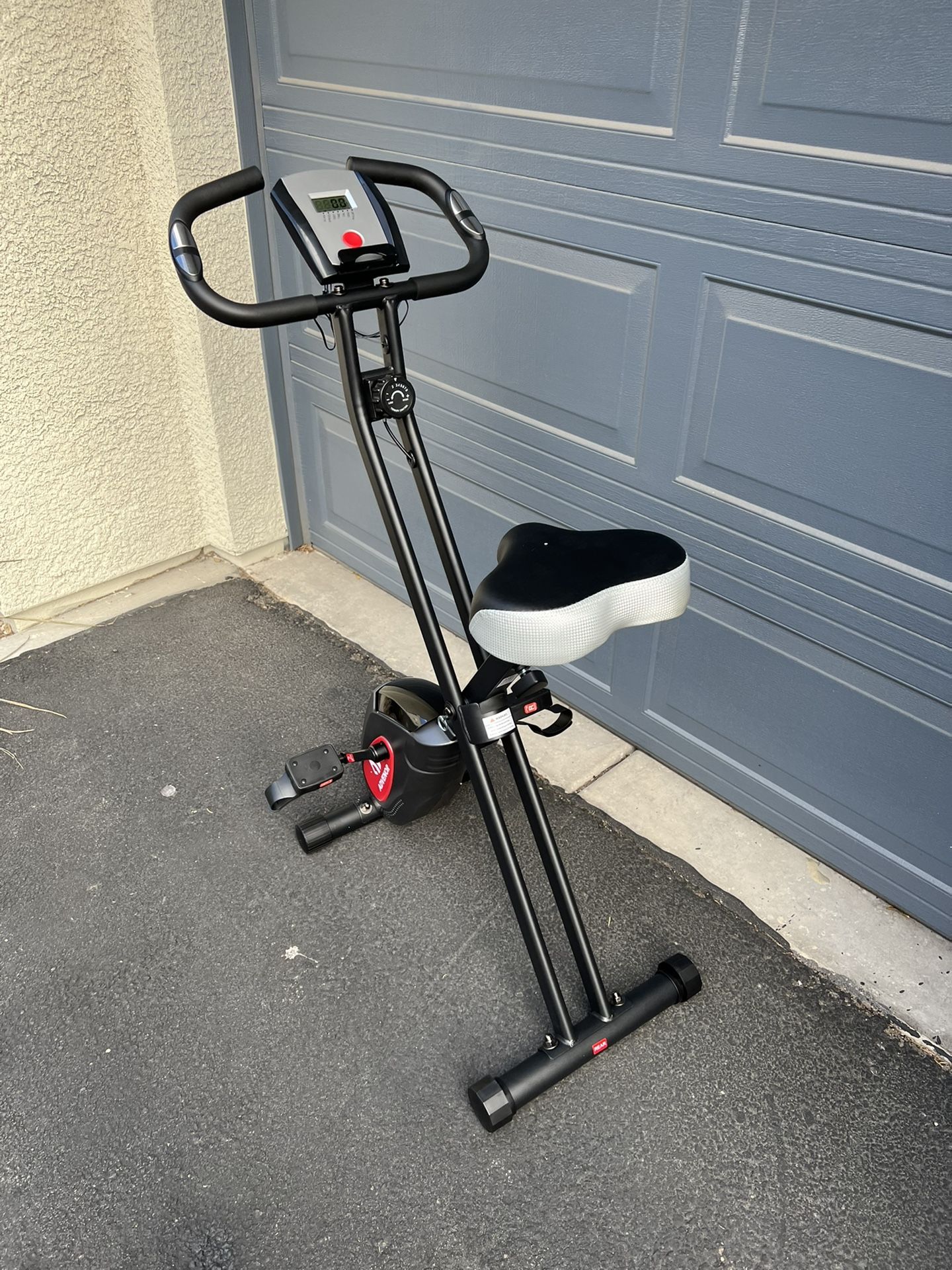 ADVENOR Exercise Bike/NEW