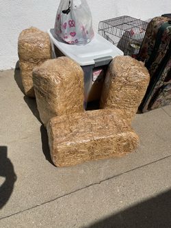 4 Bales of hay
