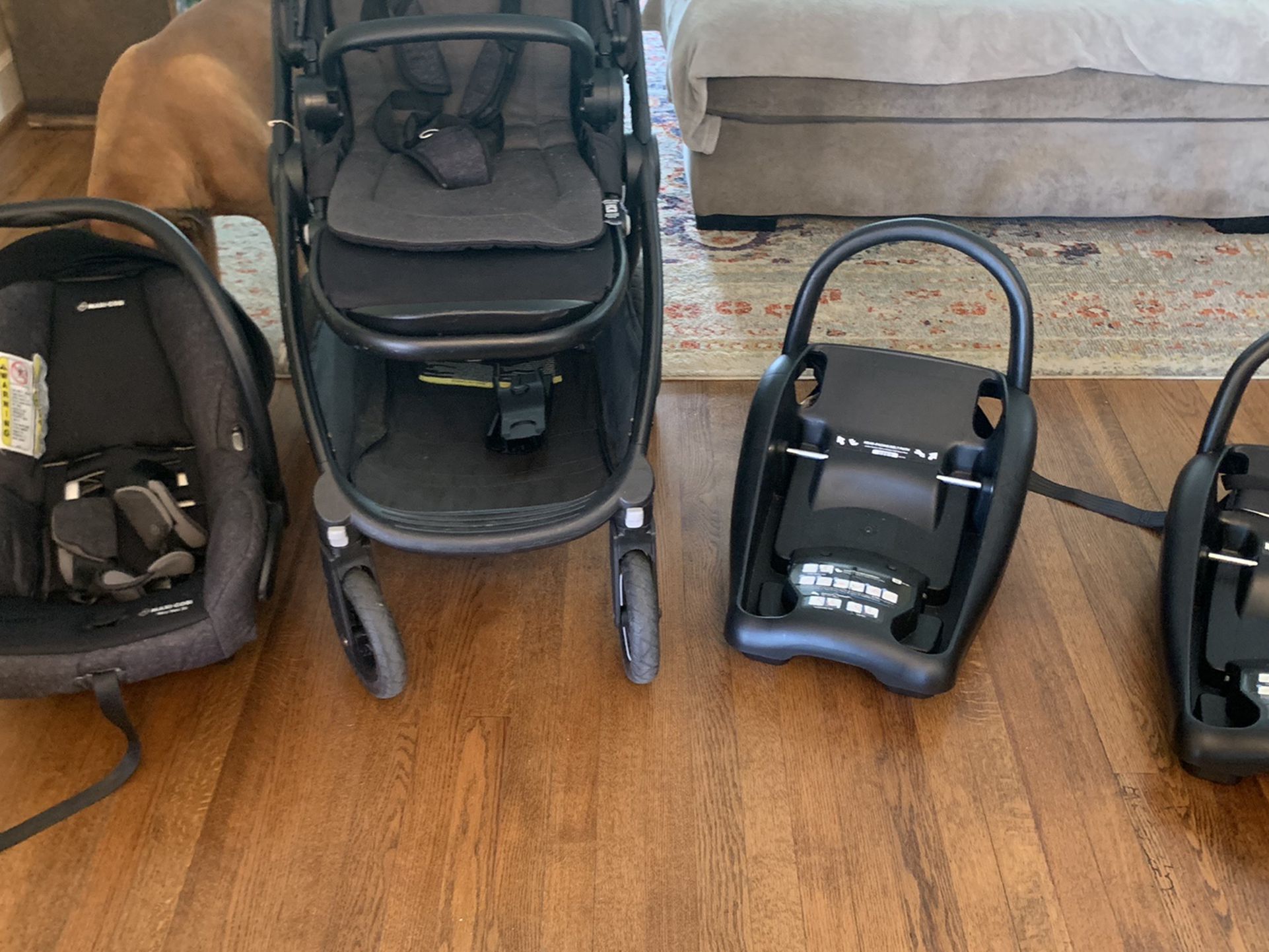 Maxi Cost Stroller, Car seat And Two Car Bases 