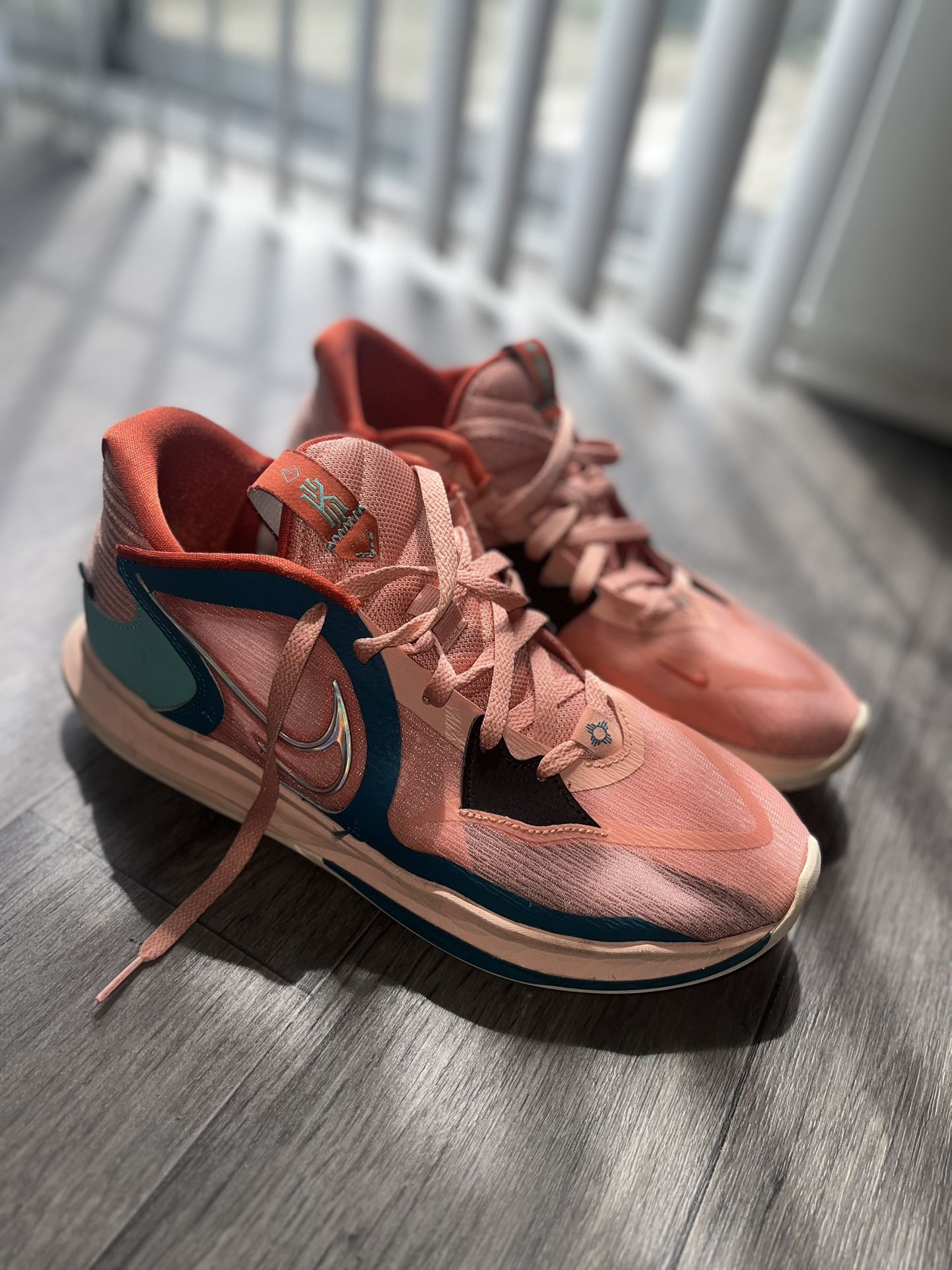 Kyrie Low 5s