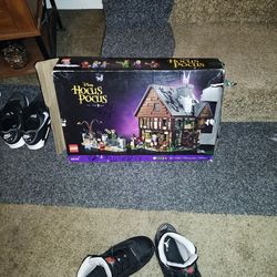 Disney Hocus Pocus Lego Set