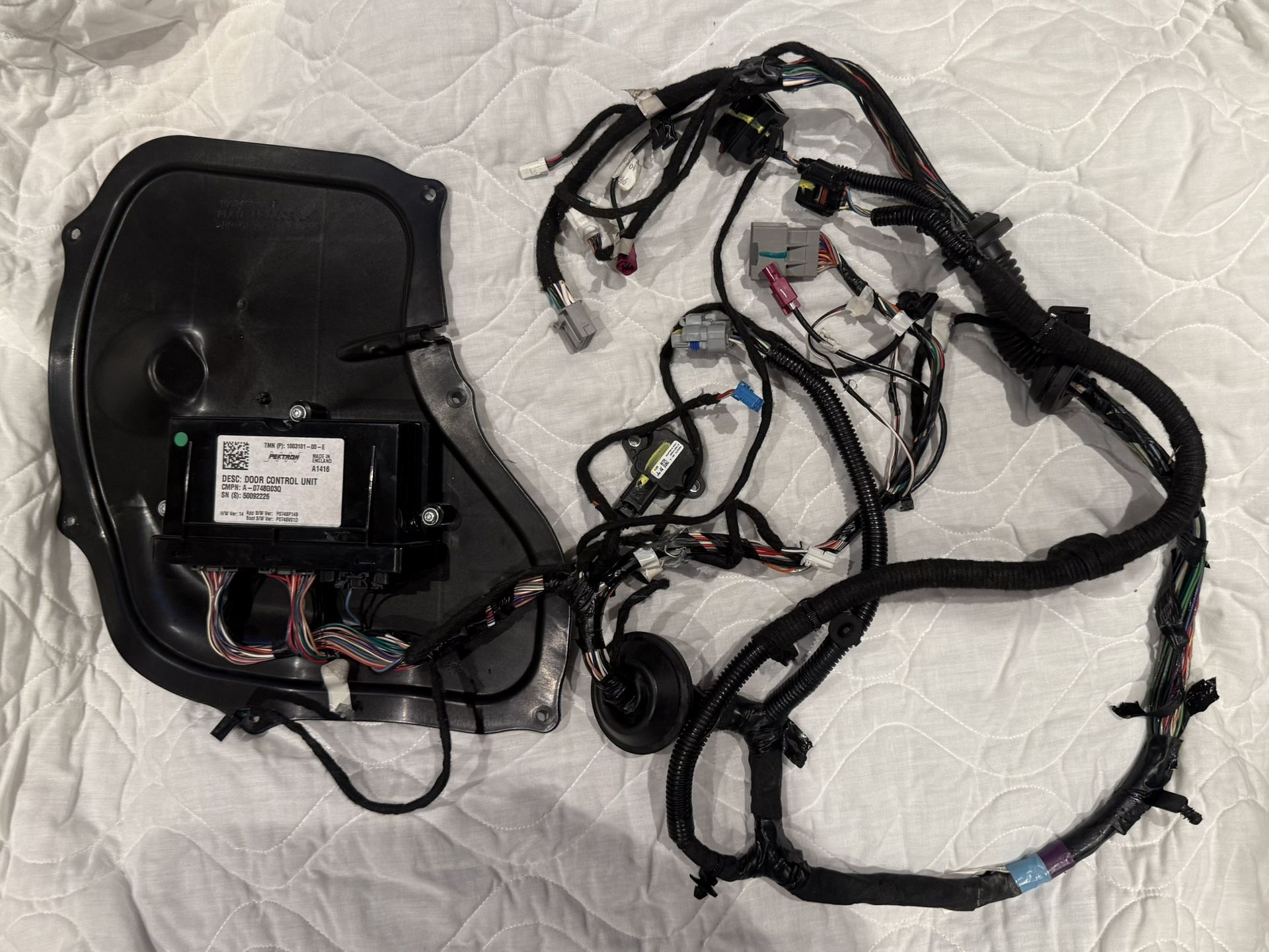 2017 Tesla S Driver Door Control unit and harness