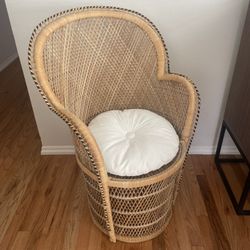 Rattan Peacock Chair With Pillow