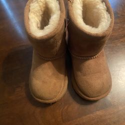 Girls Ugg Boots For Sale (Size 6)