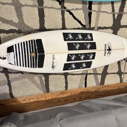 Kazuma Surfboard – 6’3” Thruster