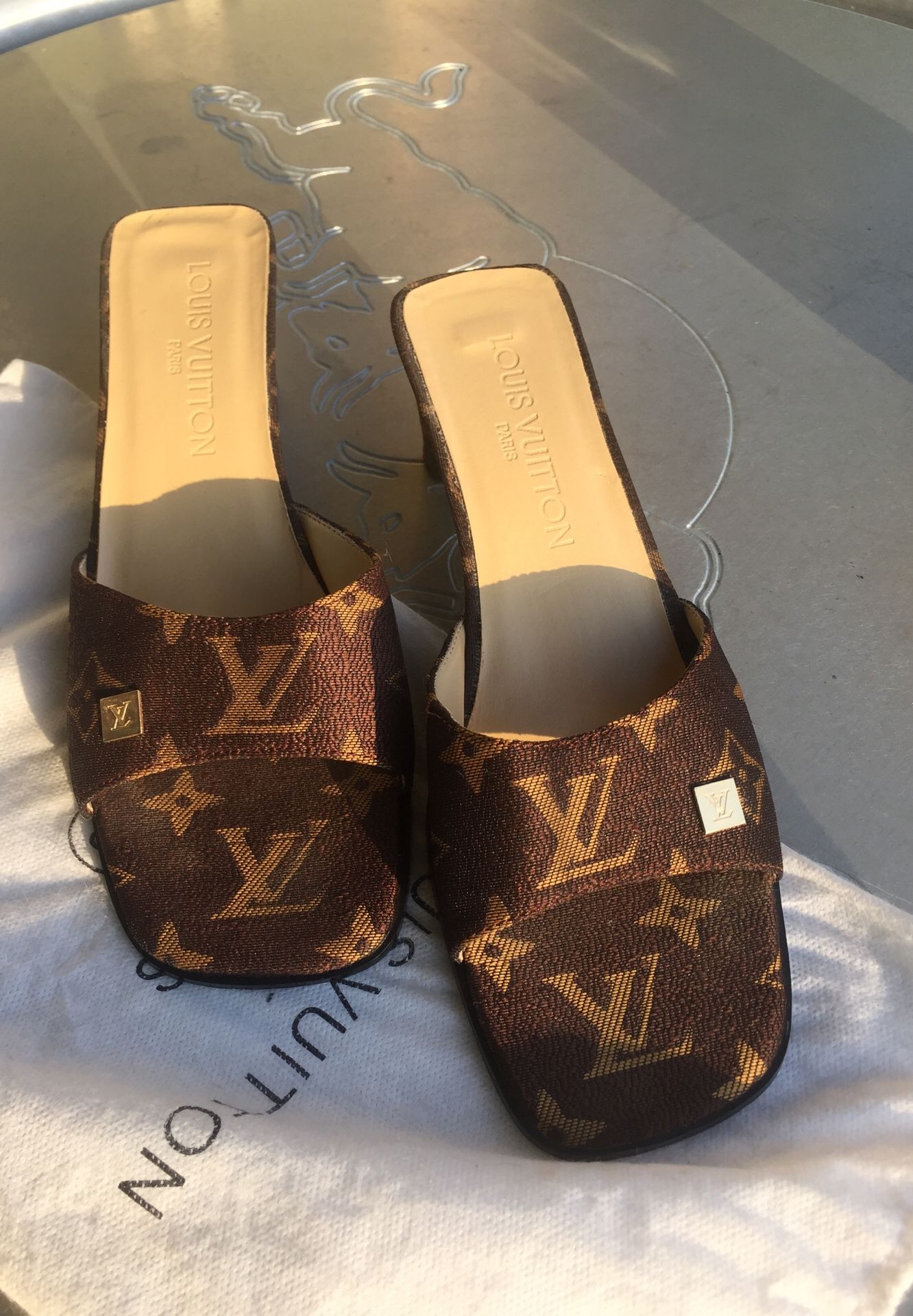 Louis Vuitton / Paris 7 1/2