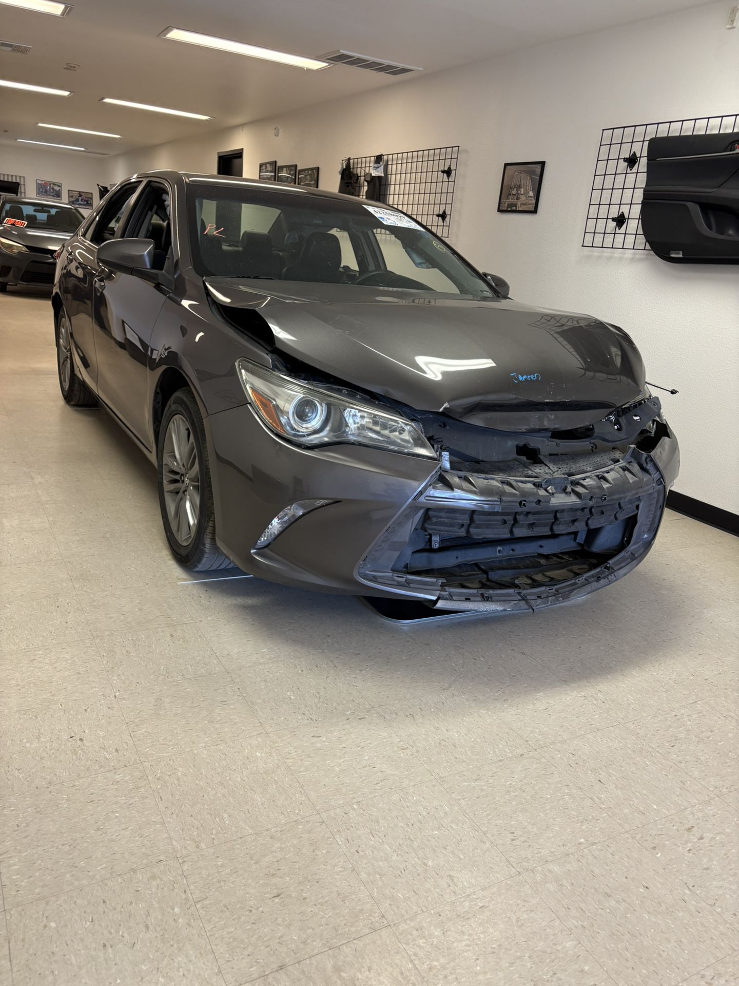 Auto Parts 2016 Toyota Camry Se