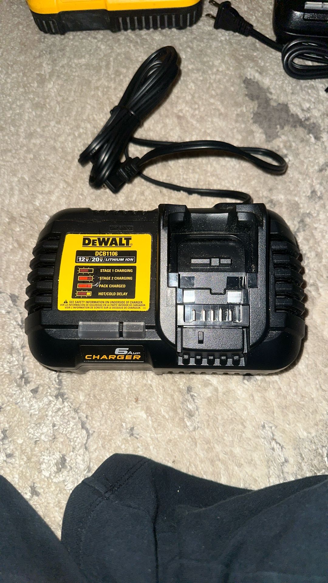 Dewalt Charger 6 amp