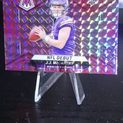 JJ McCarthy Panini Mosaic Pink Camo Rookie Refractor Card Vikings