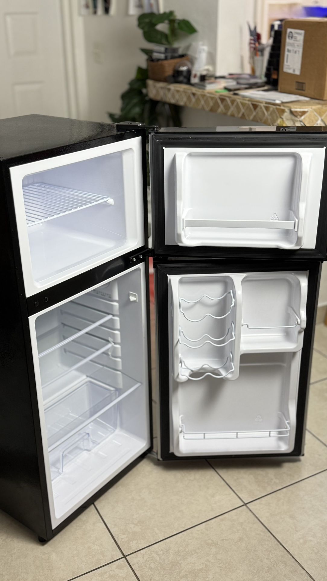 Insignia Mini Fridge With Freezer