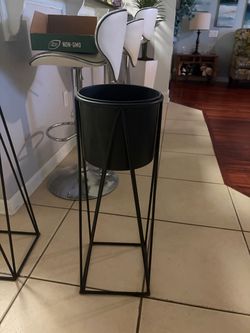 Black Metal Plant Stand with Pot