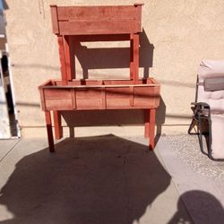 Redwood Wood Elevated Planters 
