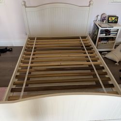 Pottery Barn Kids - Full Bed complete frame and box spring