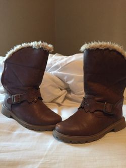 Girls boots very cute size 11