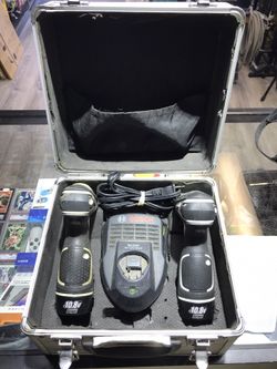 Makita DT090D/DF030D Impact Driver/Drill Combo Kit With Hard Carry Case Works 100%