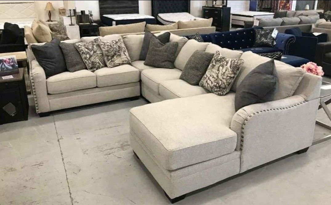 Dellara Sectional Couch 🔥 Brand New 🔥 4 Piece 