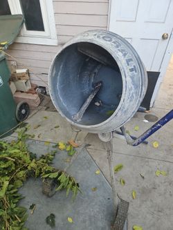Cement mixer