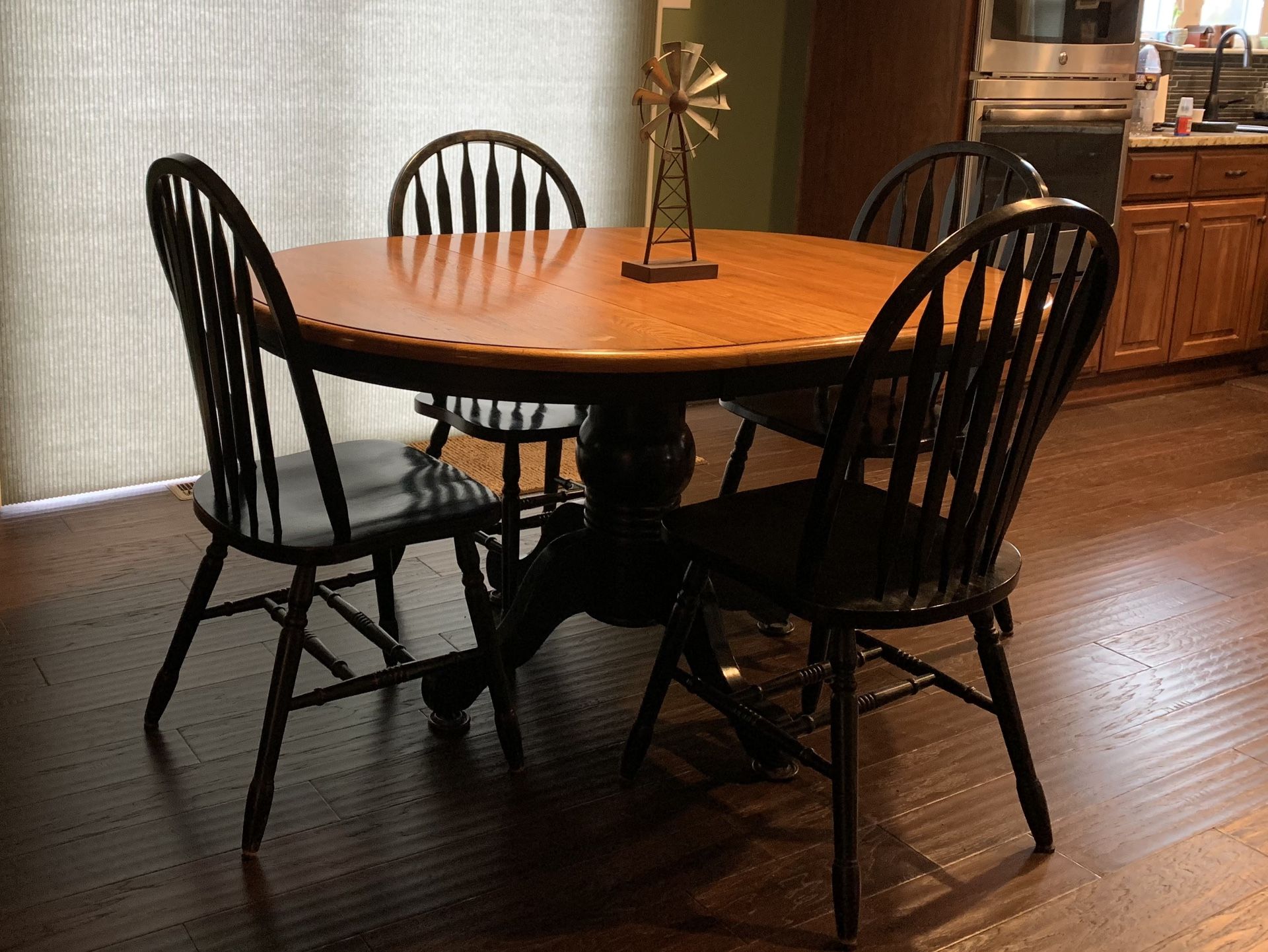 60 Inch Table And Chairs