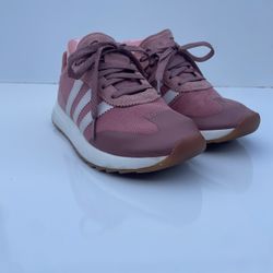 Adidas Woman’s Pink  Sneakers  Size 6 Great Condition 