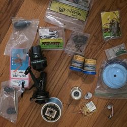 MIXED FISHING TACKLE LOT 