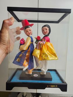 12" ASIAN DECORE IN DISPLAY CASE CHINESE IN NORWALK