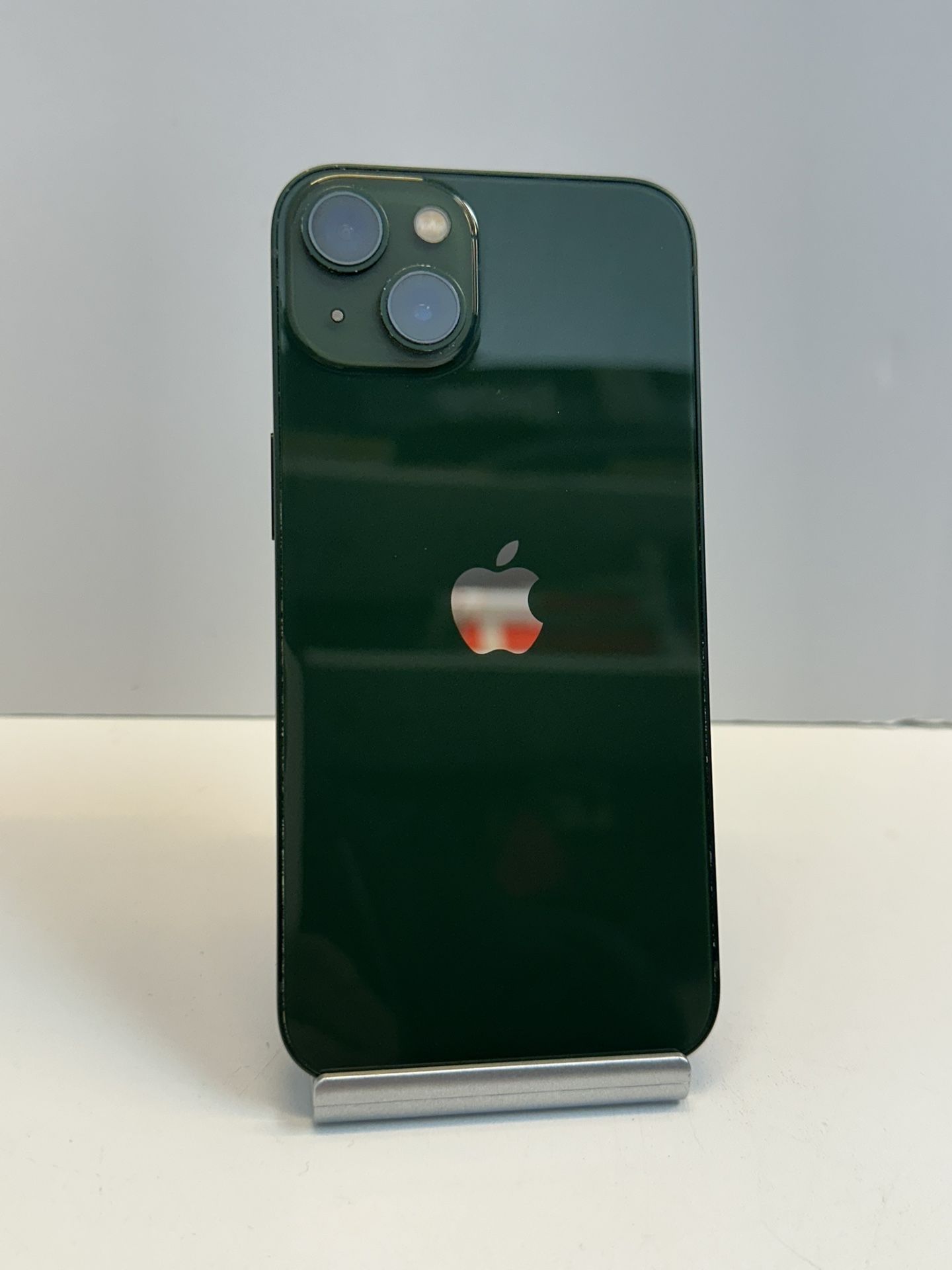 Apple iPhone 13 128gb. ( Fully Unlocked )