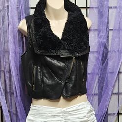 Bar III Black Faux Leather Asymmetrical Cropped Sherpa Lined Motorcycle Vest M