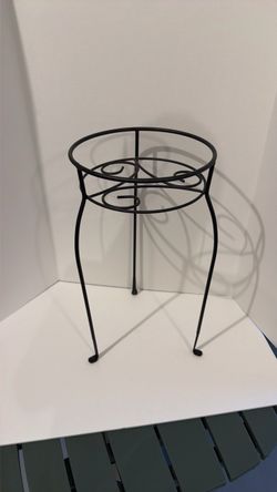 Black Metal Plant Stand
