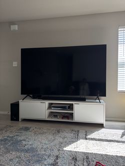 Samsung 85” 4K Smart TV – Excellent Condition – $550 OBO