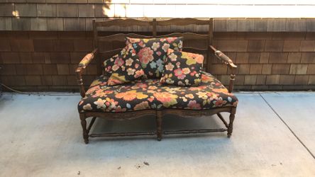 chair, lamp, wreath, small loveseat, 6 foldable chairs