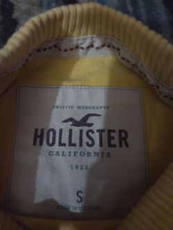 Hollister Yellow Top Size Small