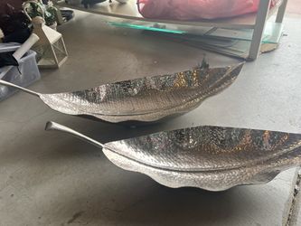 Metal Leaf-Shaped Decorative Trays