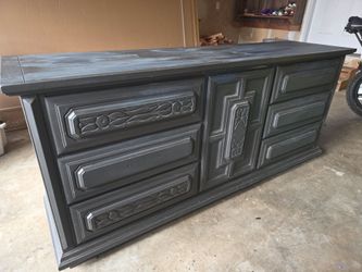 Solid wood 9 drawer dresser