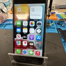 iPhone 8
