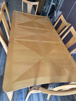 Table 6 chairs and cabinet