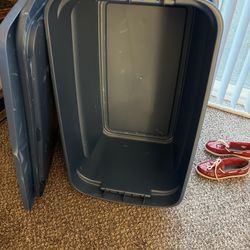 35 Gallon Tub Sterilite Snap Top Storage