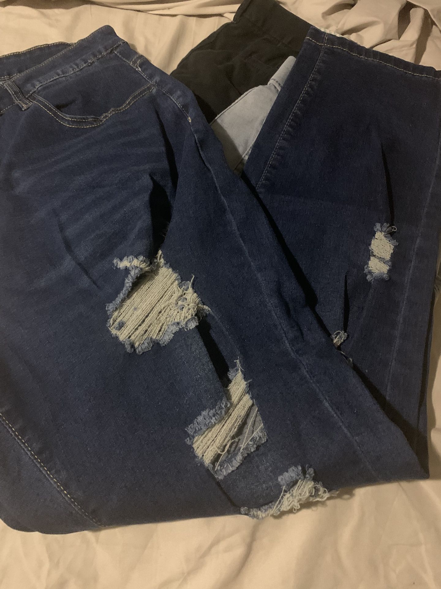 SHEIN Plus Size Skinny Ripped Jeans & Levi 18 Lounge Shorts