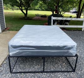 Berkley Jensen Queen Mattress