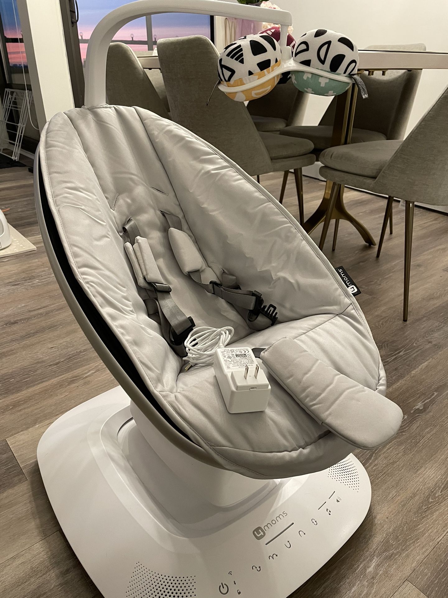 4moms MamaRoo Multi-Motion Baby Swing In Grey