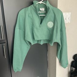 25$ Brand New Young LA Crop Top Sweater Limited Edition 