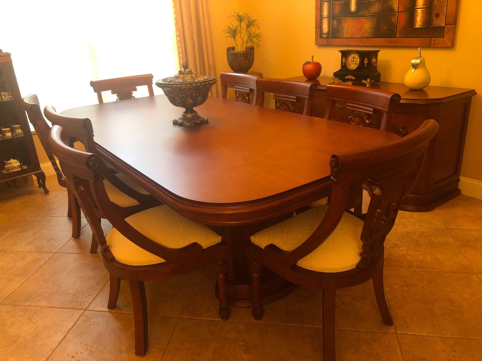 Beautiful dining room table with 8 chairs and buffet